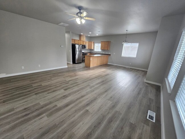 10000 Utahna Rd in Garden City, ID - Building Photo - Building Photo