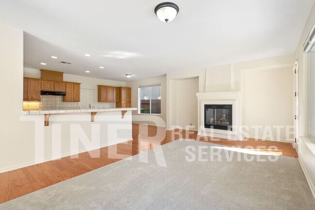 9808 Spring View Way in Elk Grove, CA - Building Photo - Building Photo