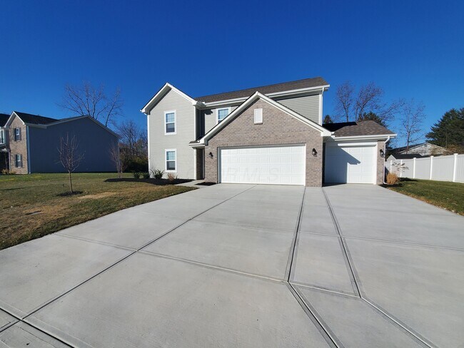 15 Clinchfield Ct in New Lebanon, OH - Building Photo - Building Photo