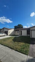 9660 W Elm Ln in Miramar, FL - Building Photo