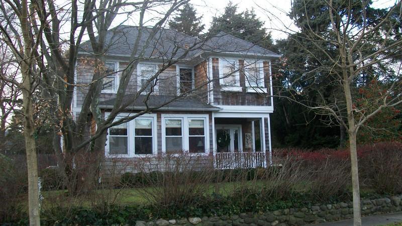 29 Ash St in Locust Valley, NY - Building Photo