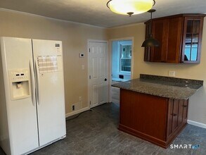 64 Seymour St in Bristol, CT - Building Photo - Building Photo