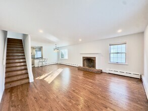 48 Pemberwick Rd in Greenwich, CT - Building Photo - Building Photo
