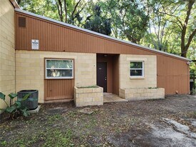 206 NE 7th Pl in Micanopy, FL - Building Photo