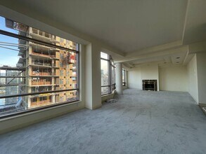 1500 Alberni St in Vancouver, BC - Building Photo - Building Photo