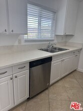 5323 Colodny Dr in Agoura Hills, CA - Building Photo - Building Photo