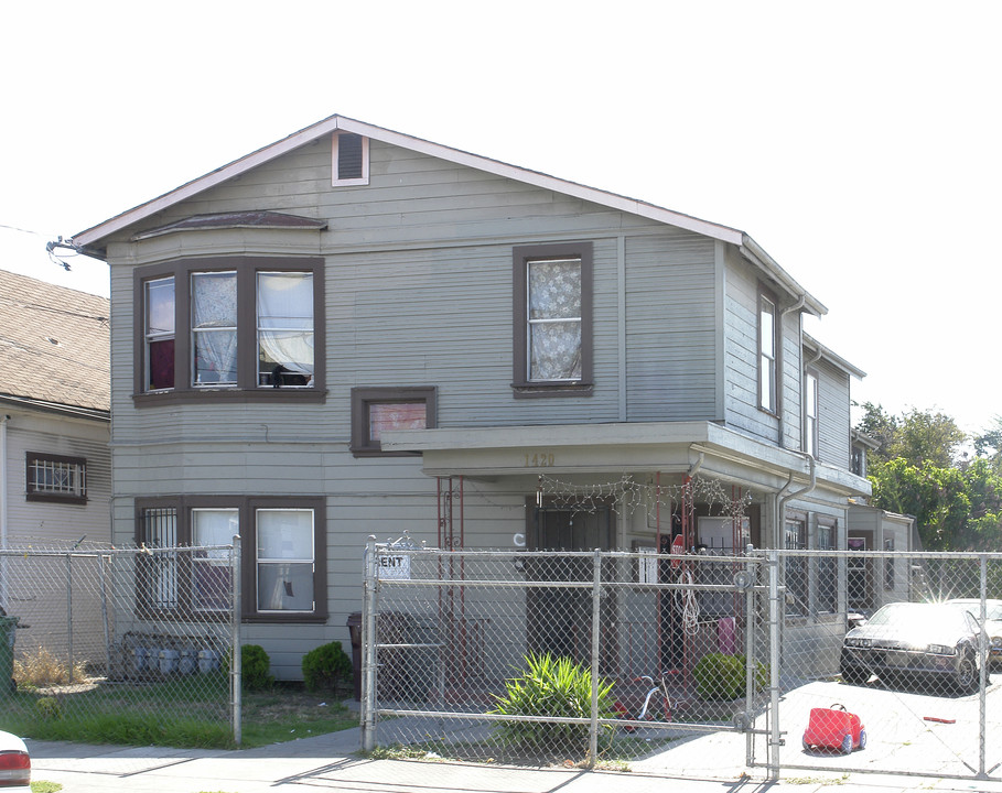 1420 92nd Ave in Oakland, CA - Building Photo