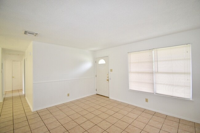 6903 Tallahasse Dr in San Antonio, TX - Building Photo - Building Photo