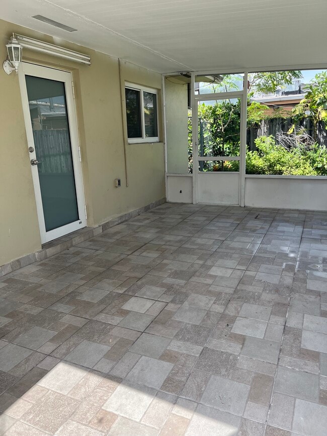 property at 417 E 39th St