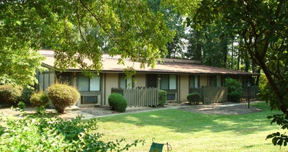 Saddlewood Apartments & Townhomes in Richmond, VA - Building Photo - Building Photo