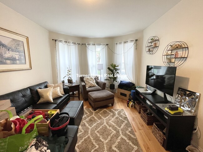 32 Edison Grn, Unit 1 in Boston, MA - Building Photo - Building Photo