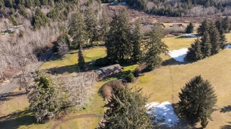 2498 Fowler Rd in Raymond, WA - Building Photo