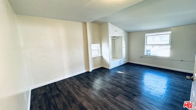 property at 219 E 10th St