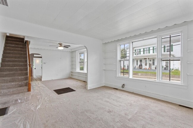 102 S Third St in Mount Wolf, PA - Building Photo - Building Photo