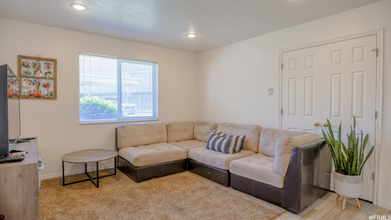 1025 W 500 S-Unit -4 in Provo, UT - Foto de edificio - Building Photo