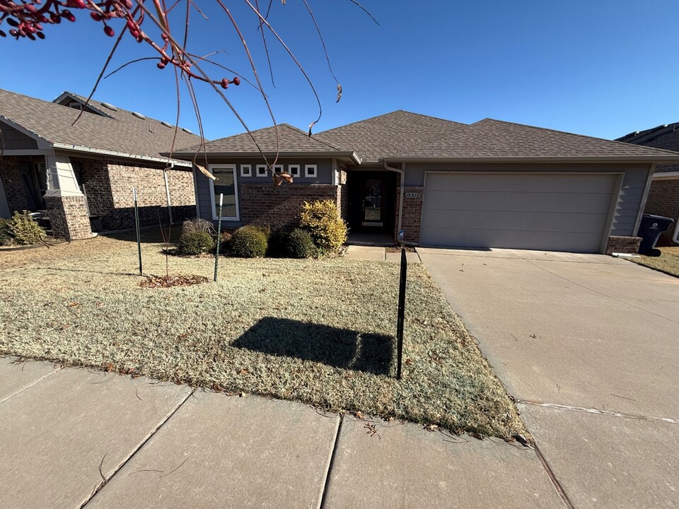 15512 Boulder Dr in Edmond, OK - Building Photo