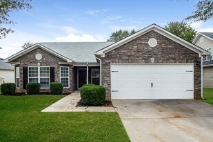 420 Cathedral Dr in Mcdonough, GA - Building Photo