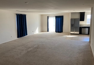 1321 Celestial Wy in Arvin, CA - Building Photo - Building Photo