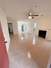 621 Windchase Ln in Stone Mountain, GA - Foto de edificio - Building Photo