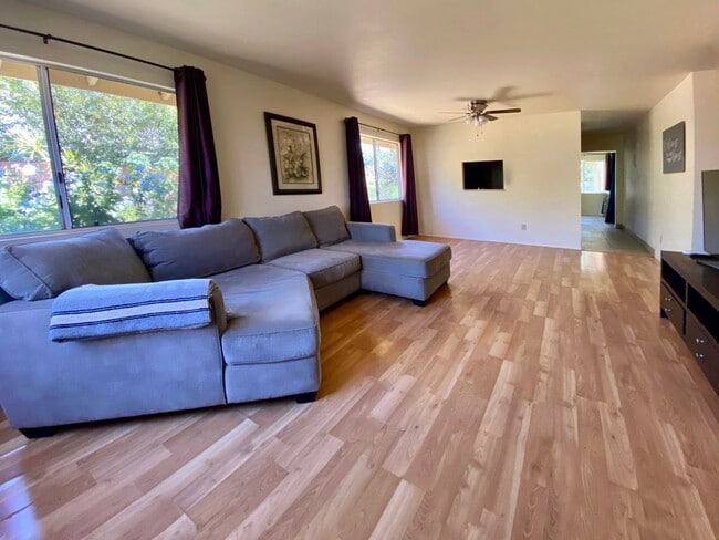 property at 68-3488-3488 E Makuahine St