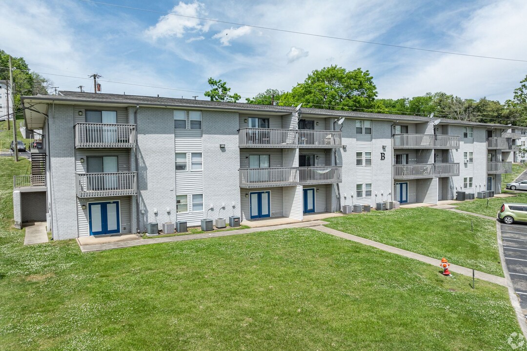 Highland Ridge Apartments in Madison, TN - Building Photo