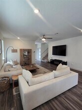 7517 Smallwood Dr in Austin, TX - Building Photo - Building Photo