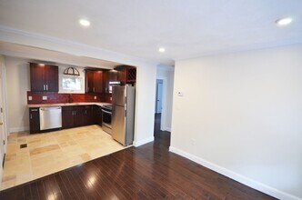 130 Brooks St, Unit 1 in Boston, MA - Building Photo - Building Photo