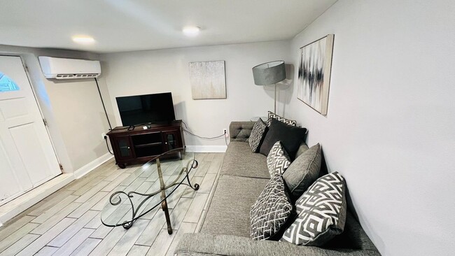 5924 St Claude Ave in New Orleans, LA - Building Photo - Building Photo