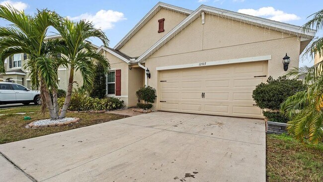 12017 Gillingham Harbor Ln in Gibsonton, FL - Building Photo - Building Photo