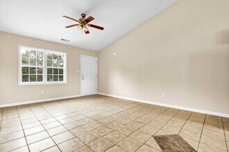 106 Laib Ln in Sneads Ferry, NC - Building Photo - Building Photo