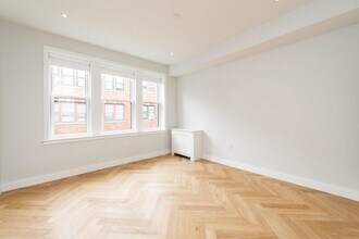 15 Forest St, Unit 31 in Cambridge, MA - Foto de edificio - Building Photo