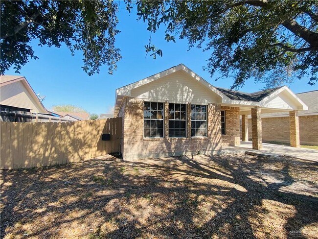 13 E Laurel St in Hidalgo, TX - Building Photo - Building Photo