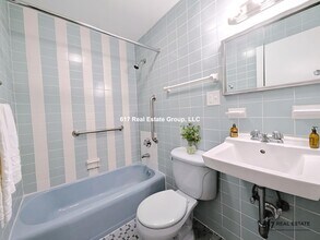 2018 Commonwealth Ave in Boston, MA - Building Photo - Building Photo