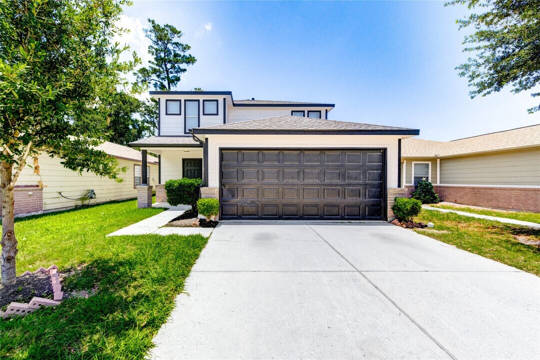 1810 Adobe Stone Dr in Humble, TX - Building Photo