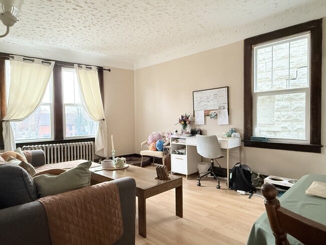 property at 524 Pitt St W