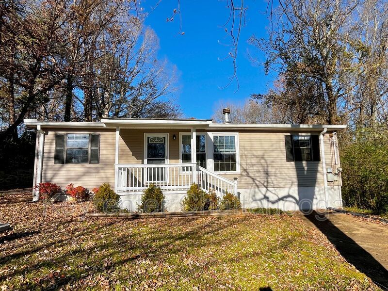 621 Courtney Ln in Chattanooga, TN - Building Photo