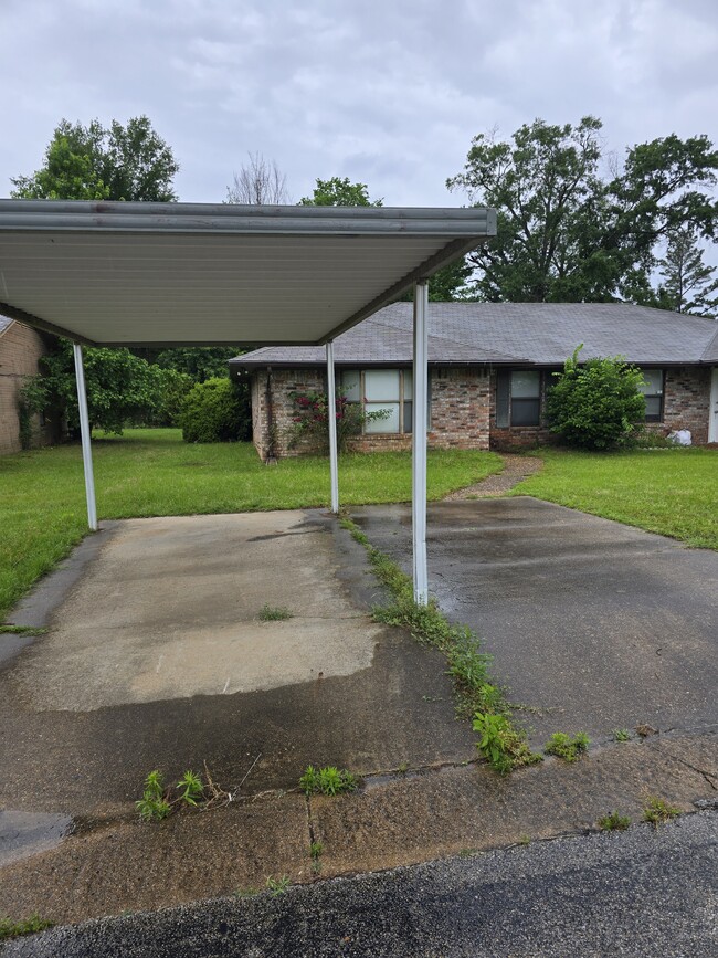 16044 Pawnee Dr in Tyler, TX - Building Photo - Building Photo