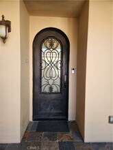 1835 S Barrington Ave in Los Angeles, CA - Foto de edificio - Building Photo