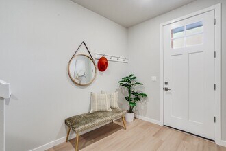16967 SW 132nd Ter in Tigard, OR - Foto de edificio - Building Photo