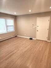 5910 W Gunnison St in Chicago, IL - Building Photo - Building Photo