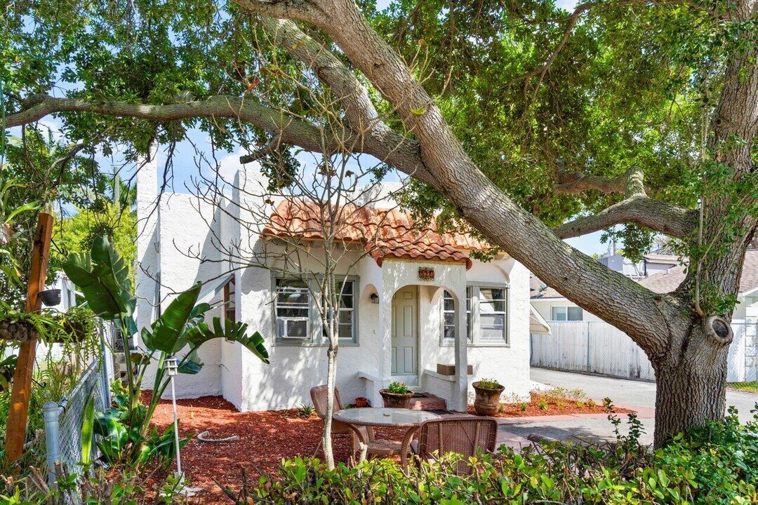 410 Ocean Breeze in Lake Worth Beach, FL - Foto de edificio