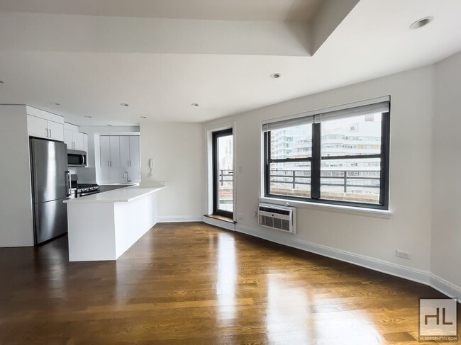 EAST 57 STREET, Unit PHA in New York, NY - Building Photo - Building Photo