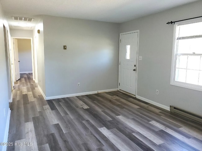 305 Rhode Island Ave in Elizabeth City, NC - Foto de edificio - Building Photo