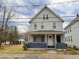 124 Masters St in Scranton, PA - Building Photo
