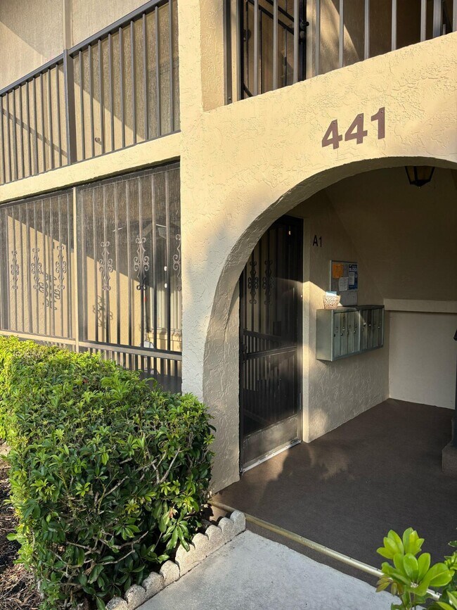 441 Pine Glen Ln in Greenacres, FL - Building Photo - Building Photo