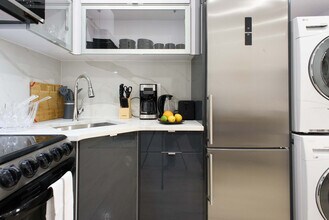 315 E 78th St in New York, NY - Building Photo - Building Photo