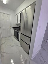 2441 NW 13th St in Miami, FL - Building Photo - Building Photo