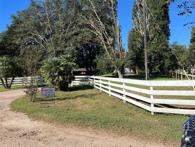 3021 Bowser Rd in Fulshear, TX - Foto de edificio - Building Photo