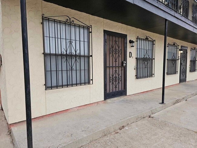 3019 Corpus Christi St in Laredo, TX - Building Photo - Building Photo