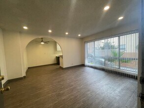 3419-31 Keystone Ave, Unit 31 02 in Los Angeles, CA - Building Photo - Building Photo